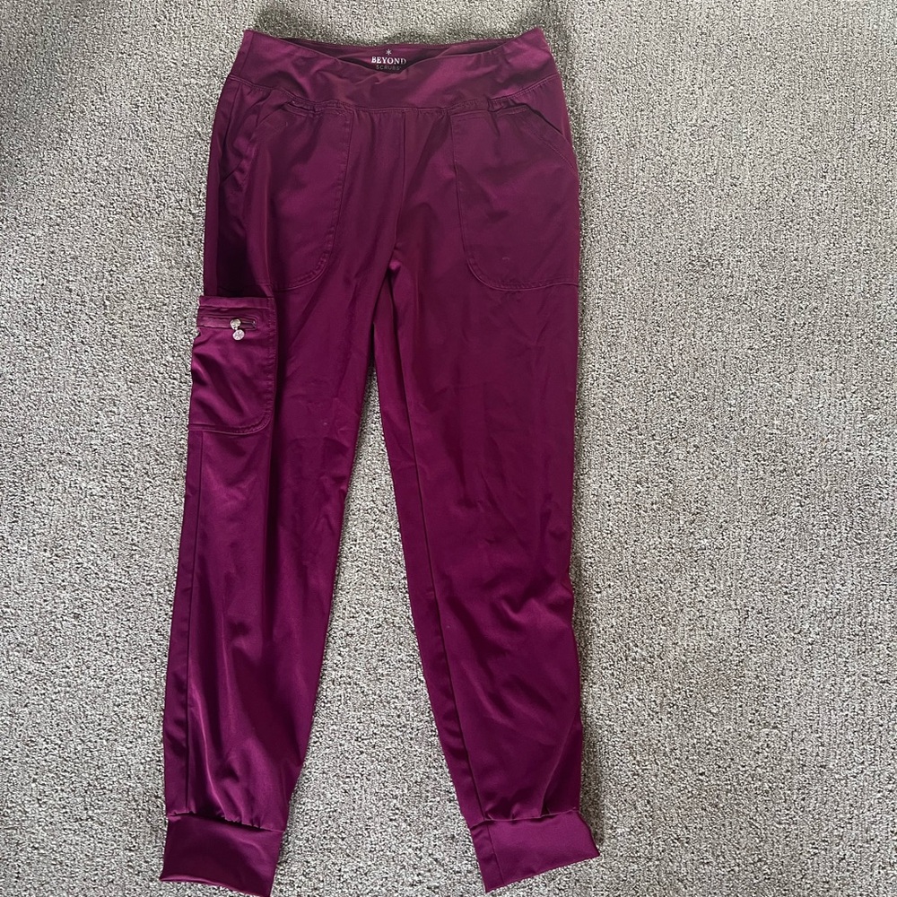 Maroon scrub jogger pants